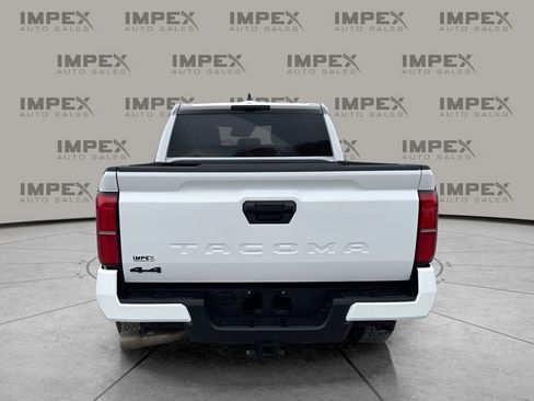 Used 2025 Toyota Tacoma TRD Off-Road image 4