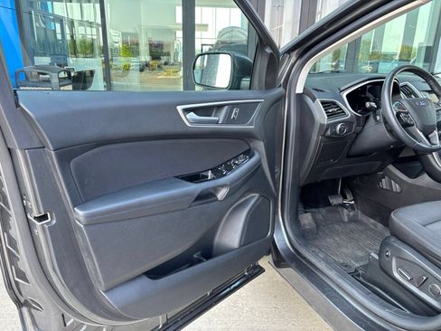 Used 2018 Ford Edge SEL AWD/4WD image 9