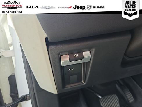 Used 2020 Land Rover Defender 110 SE AWD/4WD image 16