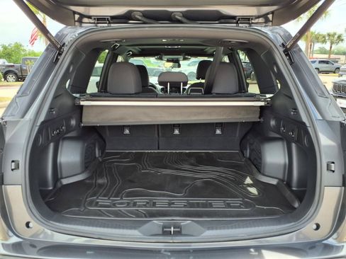 Used 2025 Subaru Forester Premium AWD/4WD image 7