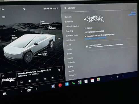 Used 2025 Tesla Cybertruck AWD Crew Cab image 10