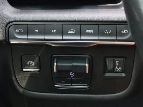 Used 2021 Cadillac Escalade ESV Sport w/ Driver Assist Tech Package AWD/4WD image 39