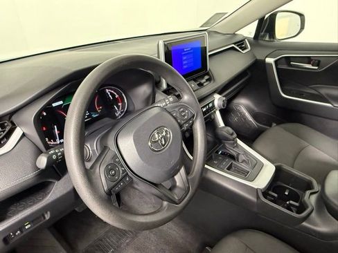 Used 2024 Toyota RAV4 XLE FWD image 16