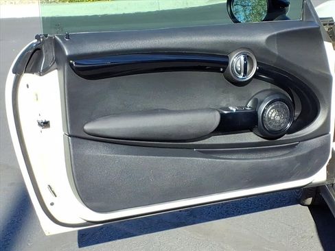 Used 2018 MINI Cooper S image 25