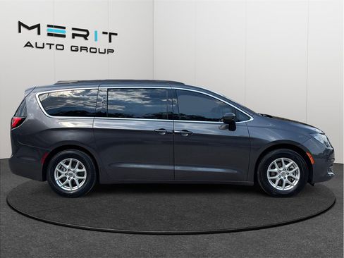 Used 2021 Chrysler Voyager Lxi FWD image 10