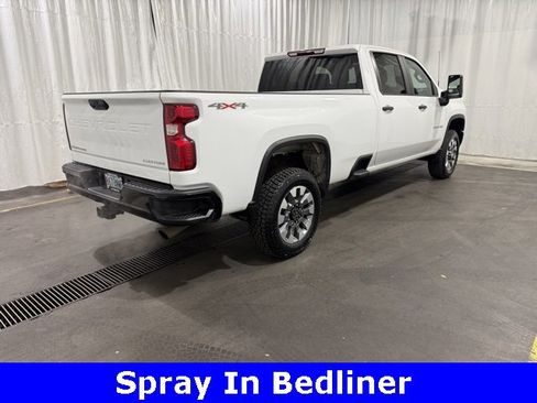 Used 2022 Chevrolet Silverado 2500 Custom w/ Custom Convenience Package image 3