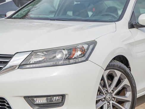 Used 2015 Honda Accord Sport image 3