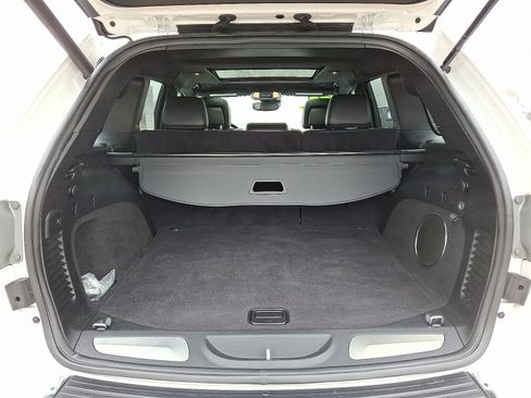 Used 2020 Jeep Grand Cherokee Overland image 29