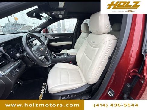 Certified 2023 Cadillac XT5 Sportv w/ LPO, Floor Liner Package AWD/4WD image 21