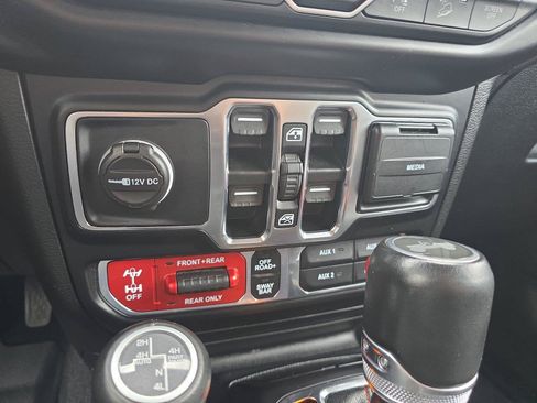 Used 2021 Jeep Wrangler Unlimited Rubicon AWD/4WD image 21
