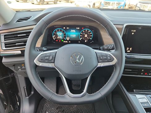 New 2026 Volkswagen Atlas SE image 16