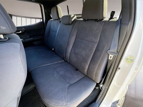 Used 2017 Toyota Tacoma TRD Sport image 18