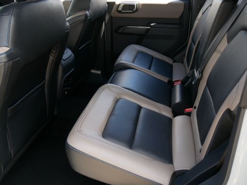 Used 2024 Ford Bronco Wildtrak AWD/4WD image 13