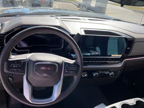 Used 2023 GMC Sierra 1500 SLE w/ Enhanced Capability Package AWD/4WD image 17