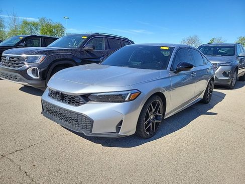 Used 2025 Honda Civic Sport image 2