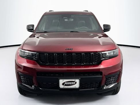 Used 2024 Jeep Grand Cherokee L Altitude image 4