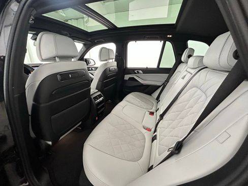 Used 2025 BMW X5 M60i image 34