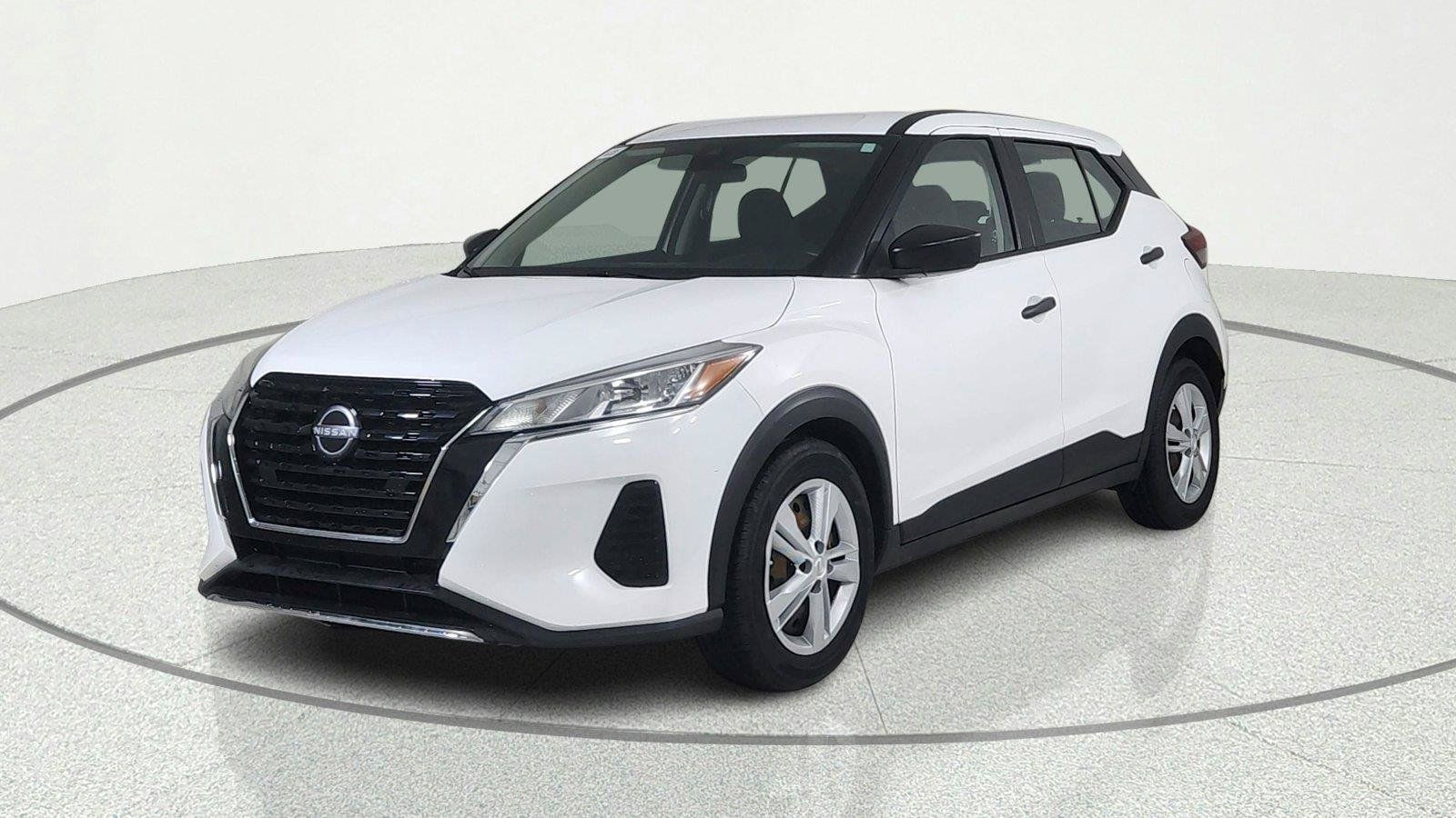 Used 2022 Nissan Kicks S FWD image 2