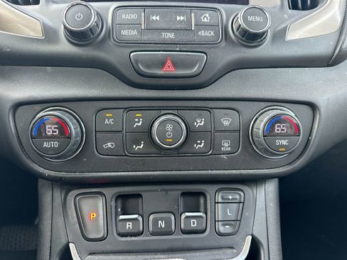 Used 2018 GMC Terrain Denali w/ Advanced Safety Package image 19