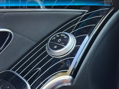 Used 2022 Mercedes-Benz S 580 4MATIC Sedan w/ AMG Line Package image 18