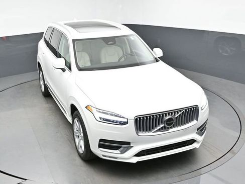 Used 2024 Volvo XC90 B5 Core w/ Protection Package Premier image 45