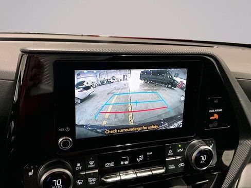 Used 2023 Toyota Highlander XSE AWD/4WD image 23