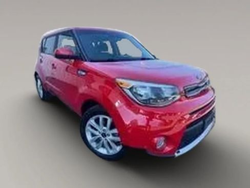Used 2018 Kia Soul + FWD image 7