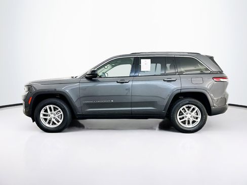 Used 2023 Jeep Grand Cherokee Laredo X AWD/4WD image 4