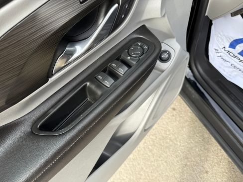 Used 2022 GMC Terrain SLT image 11