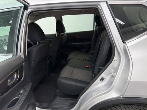 Used 2019 Nissan Rogue S image 21