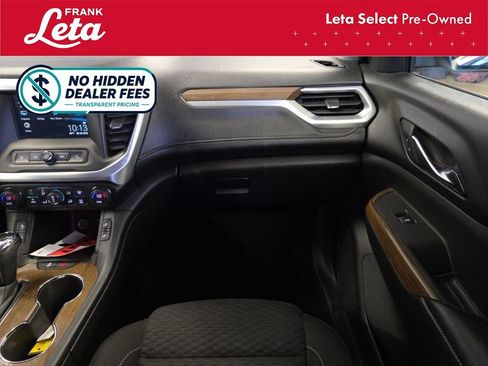 Used 2018 GMC Acadia SLE FWD image 17