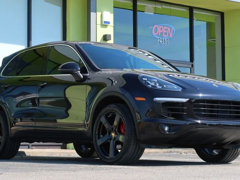 Used 2018 Porsche Cayenne S image 6