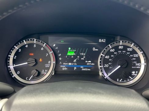 Used 2024 Toyota Highlander LE image 23