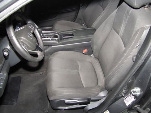 Used 2019 Honda Civic EX image 10