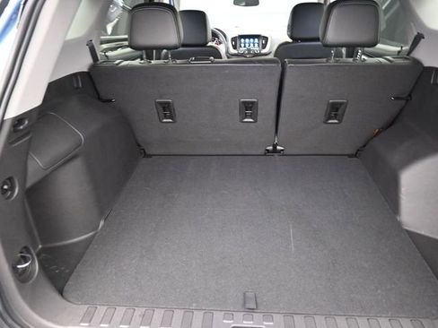 Used 2024 GMC Terrain SLT w/ Infotainment Package II image 25