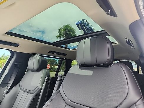 New 2026 Land Rover Range Rover Long Wheelbase SE AWD/4WD image 15