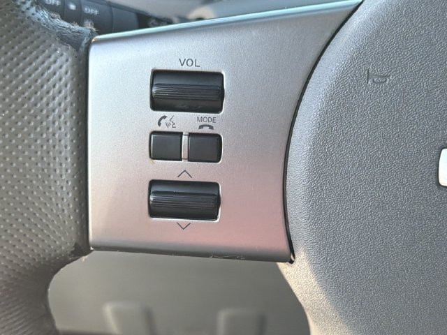Used 2010 Nissan Frontier LE w/ LE Value Truck Pkg RWD image 25