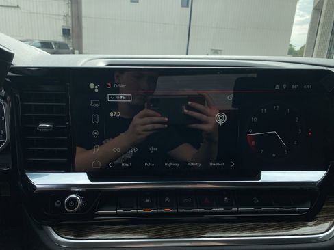 New 2025 GMC Sierra 1500 Elevation image 37