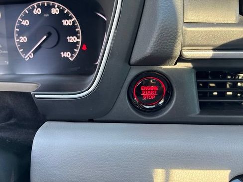 Used 2025 Honda Pilot Touring image 10