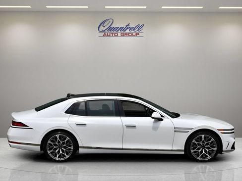Used 2025 Genesis G90 3.5T AWD/4WD image 3