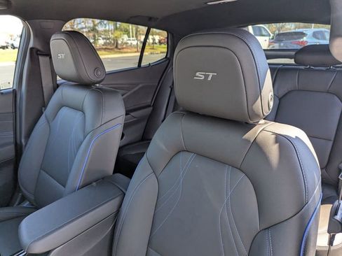 New 2026 Buick Envista Sport Touring image 11