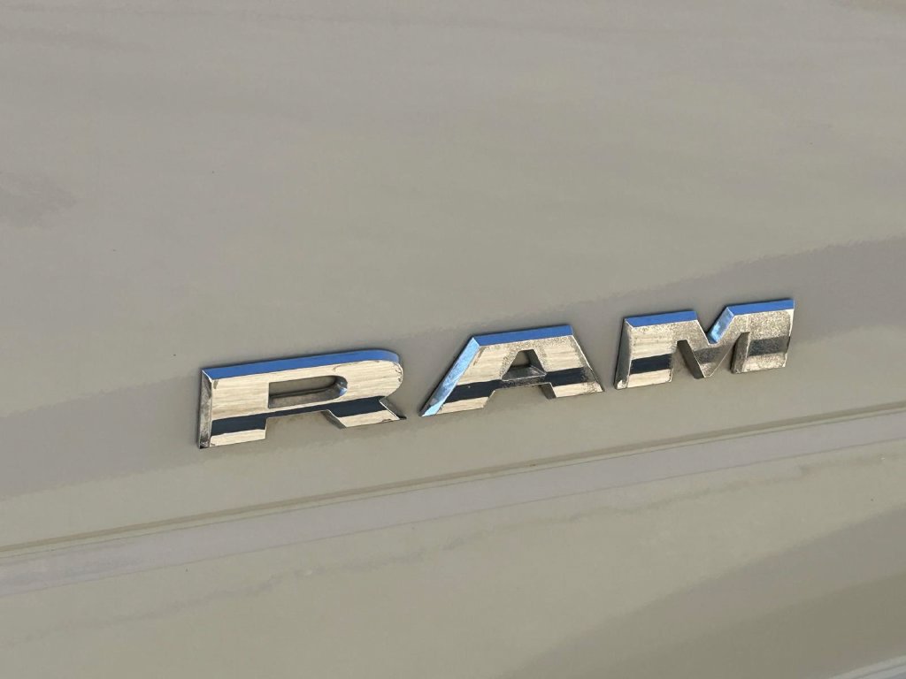 Used 2024 RAM 2500 Laramie w/ Safety Group AWD/4WD image 11