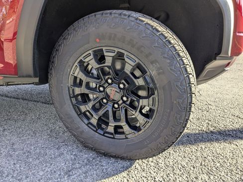 New 2026 GMC Canyon Elevation w/ Convenience Package image 37