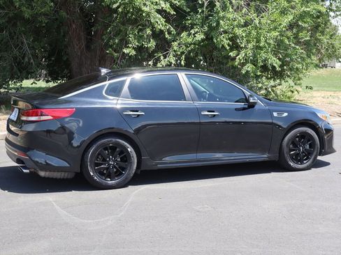 Used 2018 Kia Optima S FWD image 4