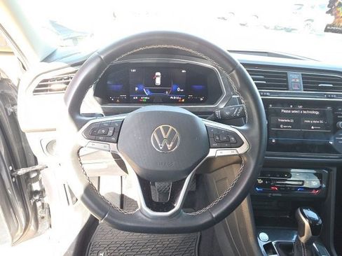 Used 2023 Volkswagen Tiguan SE image 15
