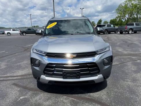 Used 2023 Chevrolet TrailBlazer LT w/ Convenience Package FWD image 3
