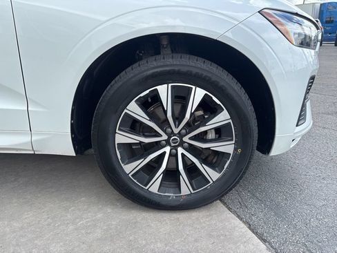 Certified 2023 Volvo XC60 B5 Core w/ Climate Package AWD/4WD image 12