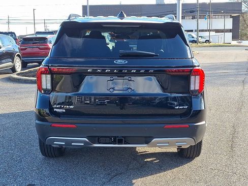 New 2026 Ford Explorer Active w/ Active Comfort Package image 6