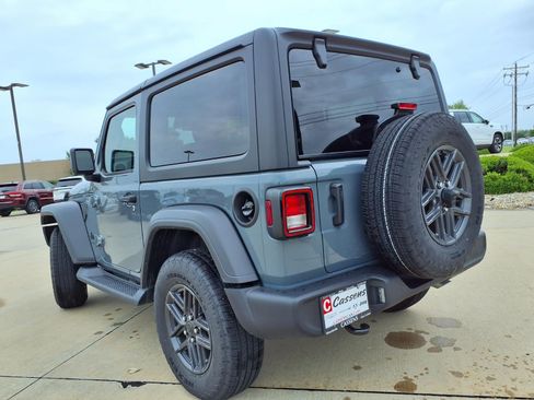 Used 2024 Jeep Wrangler Sport AWD/4WD image 29