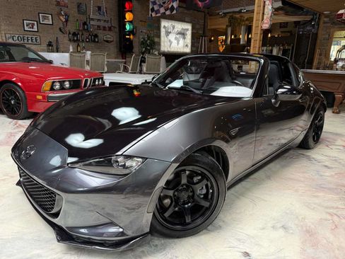 Used 2019 MAZDA MX-5 Miata RF Club RWD image 18